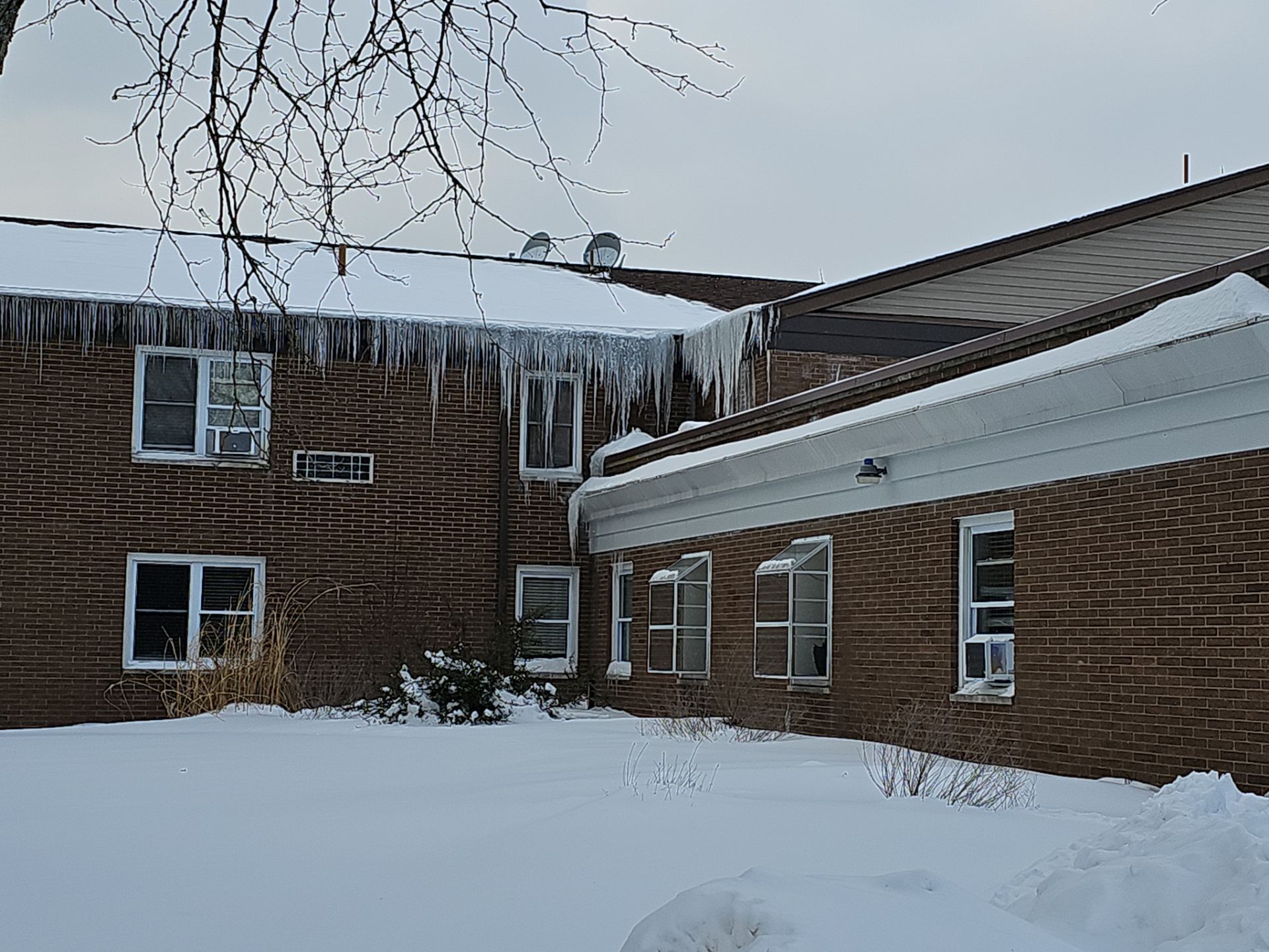 Ice Dam Removal | 24/7 Steam Service | Roof Gutter Now 2 Ceiling damage caused by ice dam backup